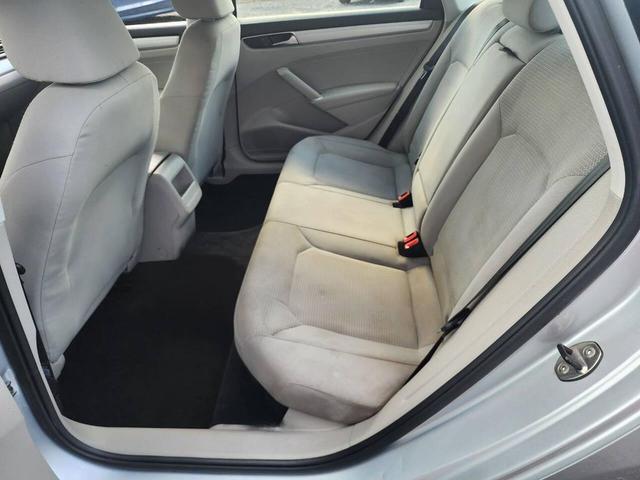 Photo of 2017 Reflex Silver Metallic Volkswagen Passat