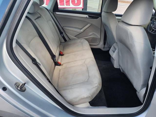 Photo of 2017 Reflex Silver Metallic Volkswagen Passat