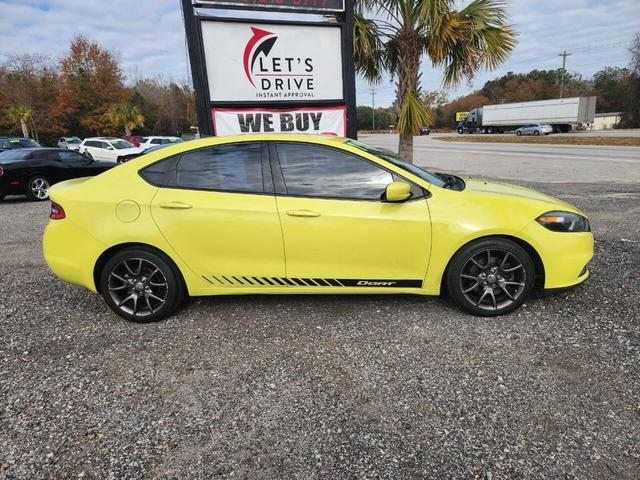 Photo of 2013 Yellow Dodge Dart