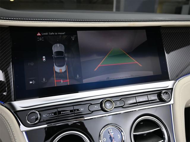 Photo of 2025 Glacier White Bentley Continental GT