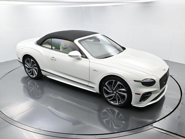 Photo of 2025 Glacier White Bentley Continental GT