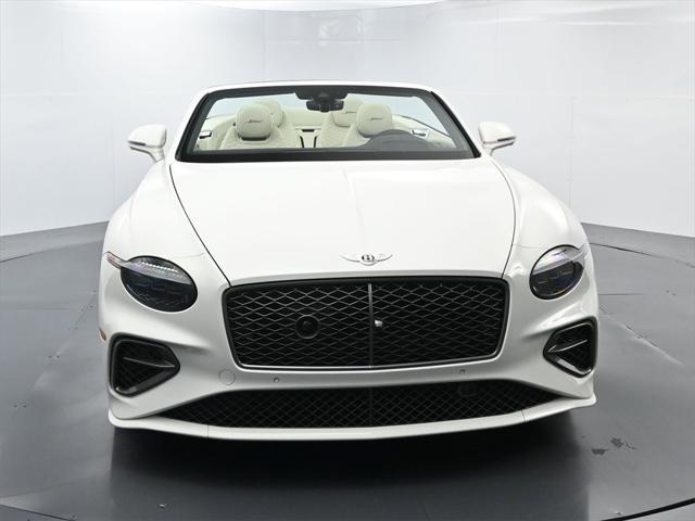 Photo of 2025 Glacier White Bentley Continental GT