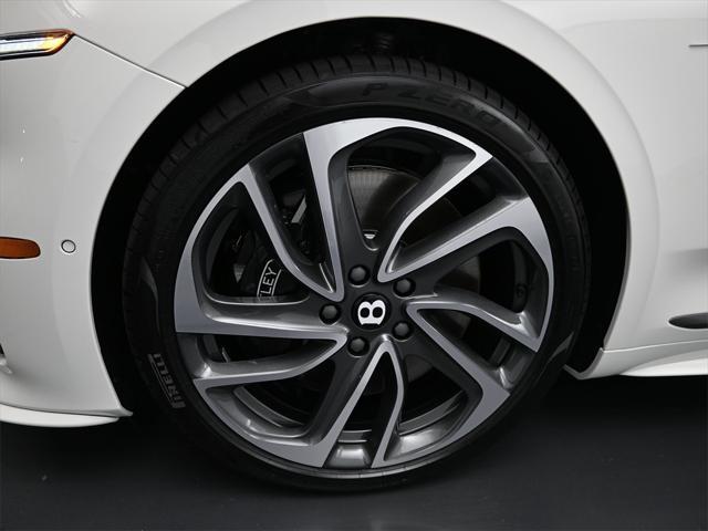 Photo of 2025 Glacier White Bentley Continental GT