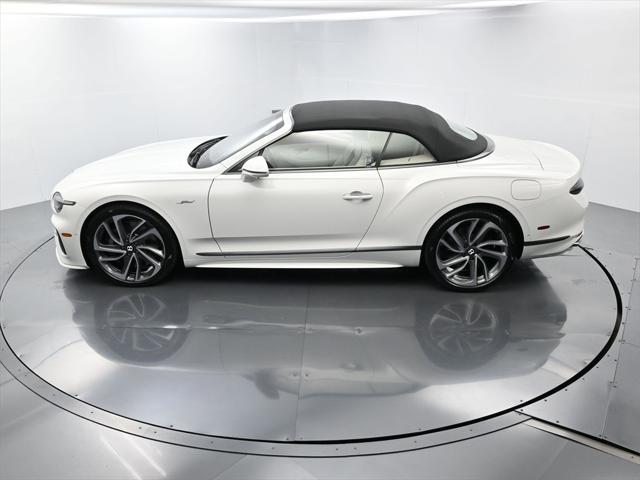 Photo of 2025 Glacier White Bentley Continental GT