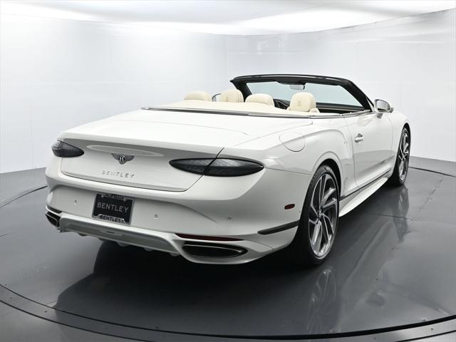 Photo of 2025 Glacier White Bentley Continental GT