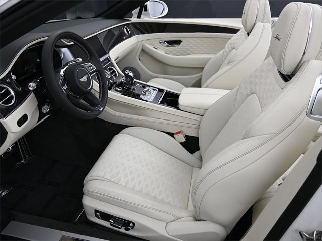 Photo of 2025 Glacier White Bentley Continental GT
