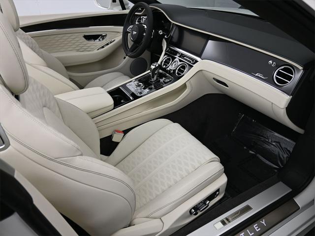 Photo of 2025 Glacier White Bentley Continental GT