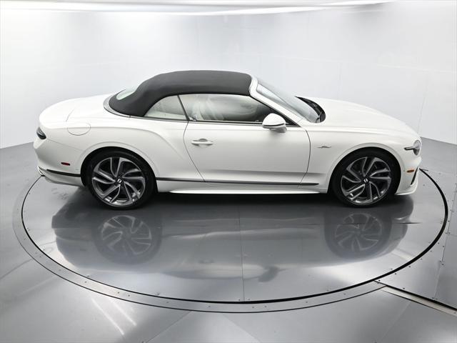 Photo of 2025 Glacier White Bentley Continental GT