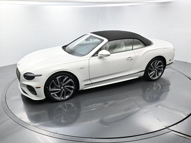 Photo of 2025 Glacier White Bentley Continental GT