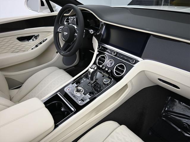 Photo of 2025 Glacier White Bentley Continental GT