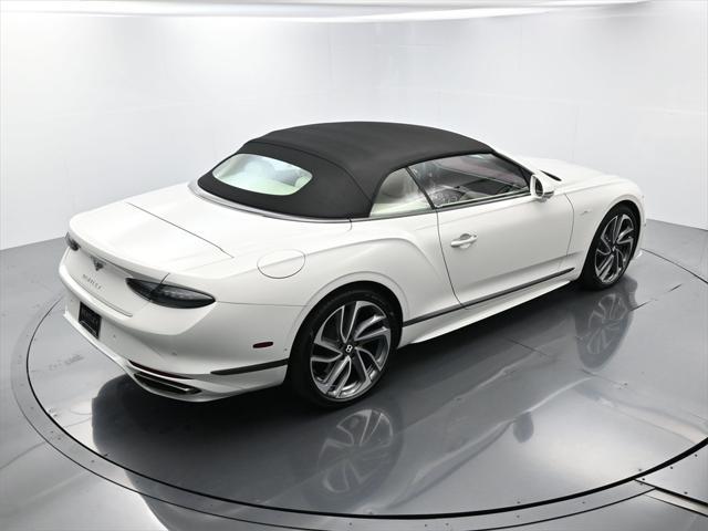 Photo of 2025 Glacier White Bentley Continental GT