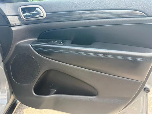Photo of 2019 Sting-Gray Clearcoat Jeep Grand Cherokee