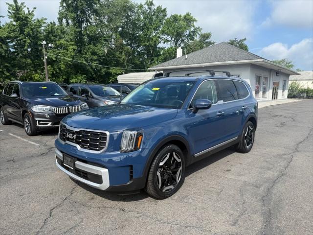 Photo of 2024 Midnight Lake Blue Kia Telluride