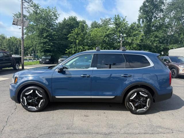 Photo of 2024 Midnight Lake Blue Kia Telluride