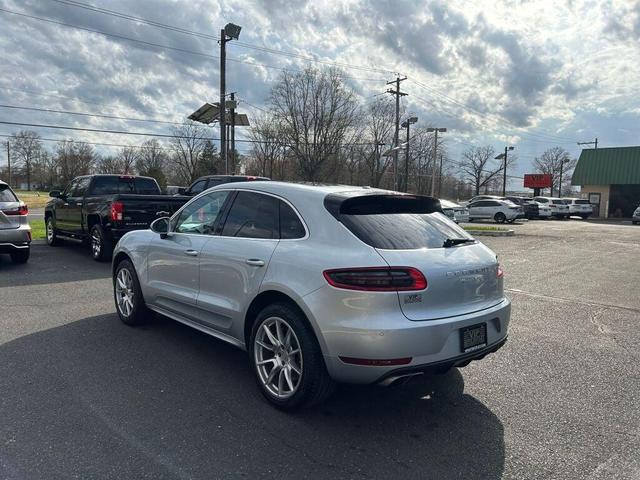 Photo of 2015 Rhodium Silver Metallic Porsche Macan