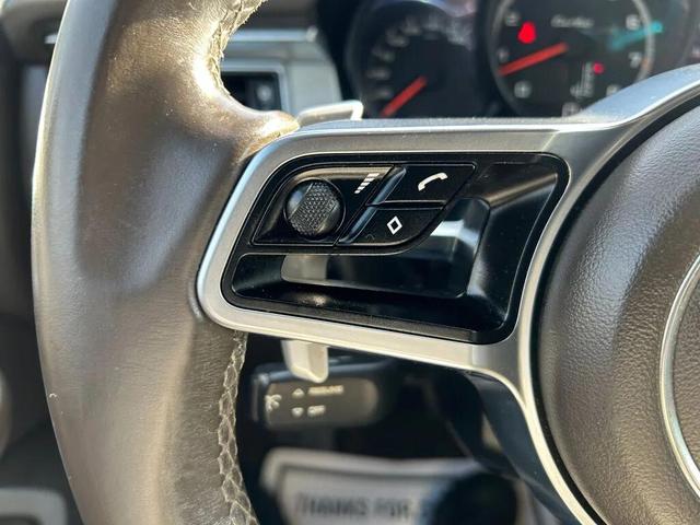 Photo of 2015 Rhodium Silver Metallic Porsche Macan