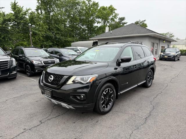 Photo of 2019 Magnetic Black Pearl Nissan Pathfinder