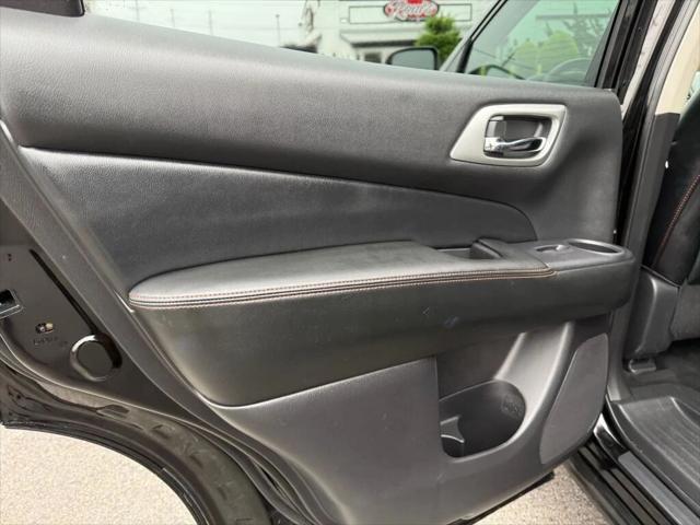 Photo of 2019 Magnetic Black Pearl Nissan Pathfinder