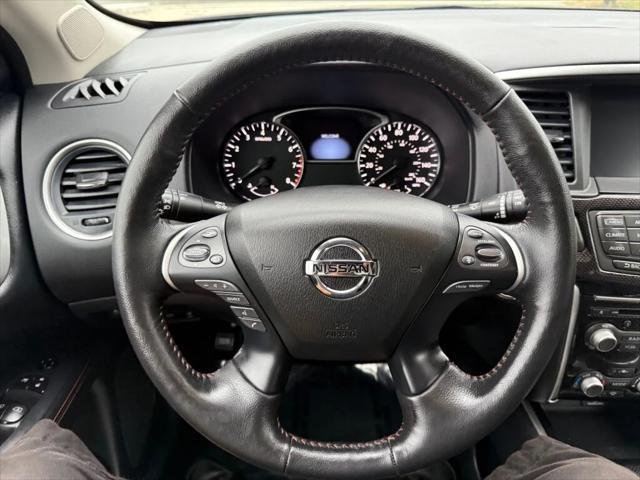 Photo of 2019 Magnetic Black Pearl Nissan Pathfinder