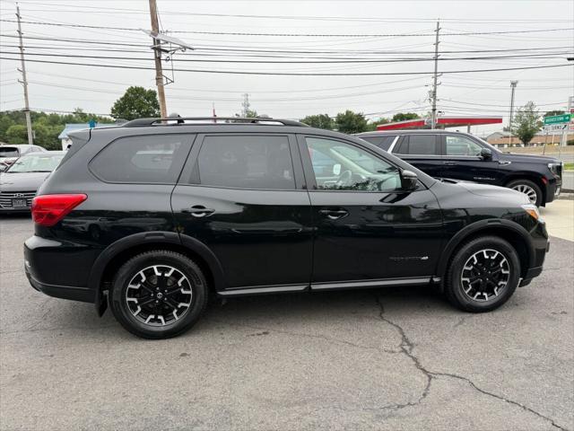 Photo of 2019 Magnetic Black Pearl Nissan Pathfinder