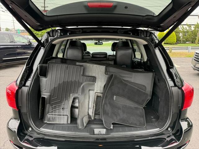Photo of 2019 Magnetic Black Pearl Nissan Pathfinder