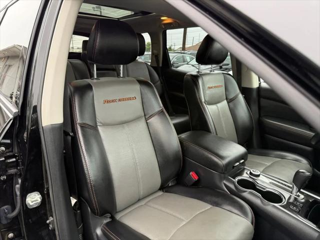 Photo of 2019 Magnetic Black Pearl Nissan Pathfinder