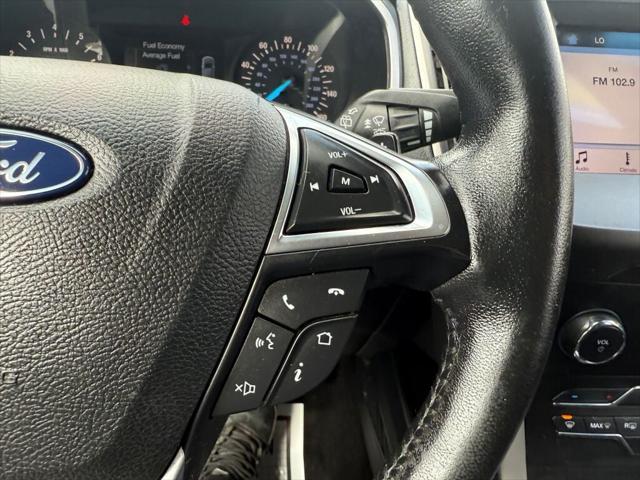 Photo of 2019 Blue Metallic Ford Edge