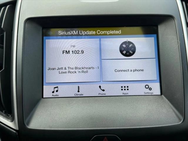 Photo of 2019 Blue Metallic Ford Edge
