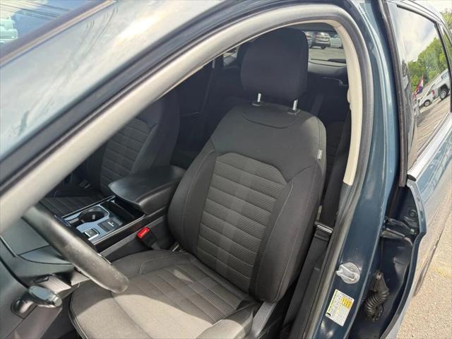 Photo of 2019 Blue Metallic Ford Edge