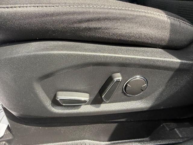 Photo of 2019 Blue Metallic Ford Edge