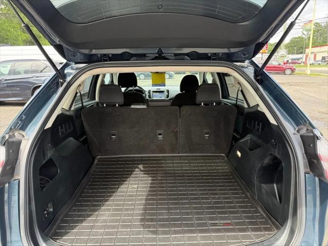 Photo of 2019 Blue Metallic Ford Edge