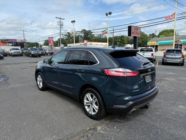 Photo of 2019 Blue Metallic Ford Edge