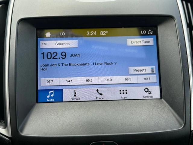 Photo of 2019 Blue Metallic Ford Edge
