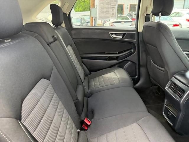 Photo of 2019 Blue Metallic Ford Edge