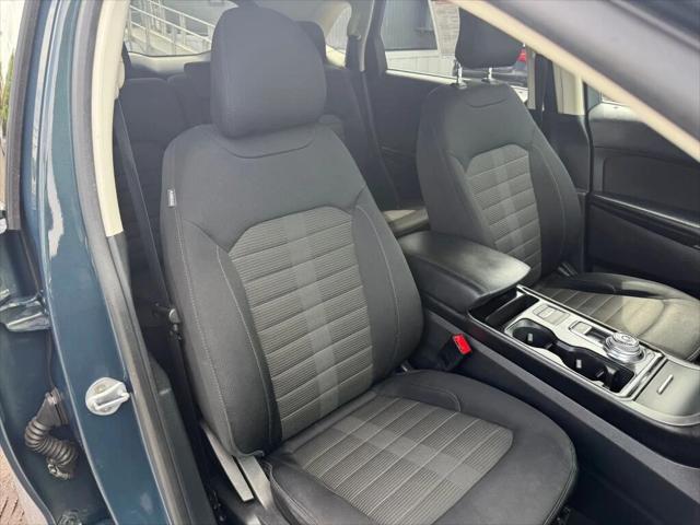 Photo of 2019 Blue Metallic Ford Edge