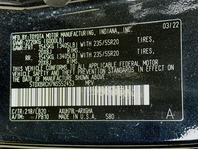 Photo of 2022 Midnight Black Metallic Toyota Highlander Hybrid