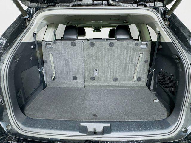 Photo of 2022 Midnight Black Metallic Toyota Highlander Hybrid