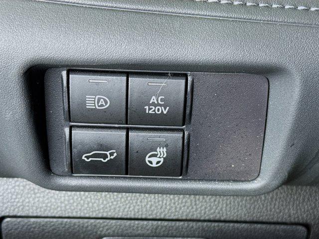 Photo of 2022 Midnight Black Metallic Toyota Highlander Hybrid