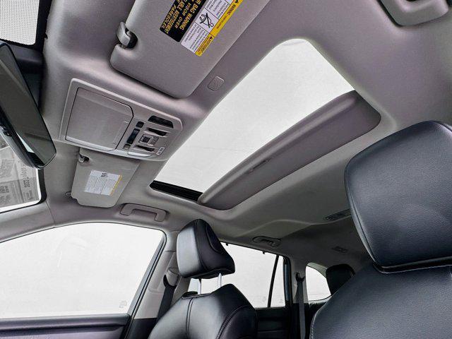 Photo of 2022 Moon Dust Toyota Highlander