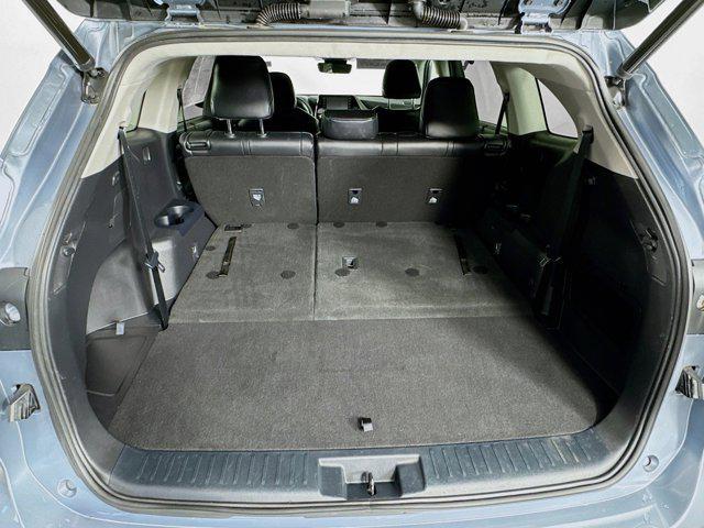 Photo of 2022 Moon Dust Toyota Highlander