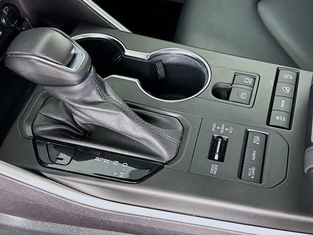 Photo of 2022 Moon Dust Toyota Highlander