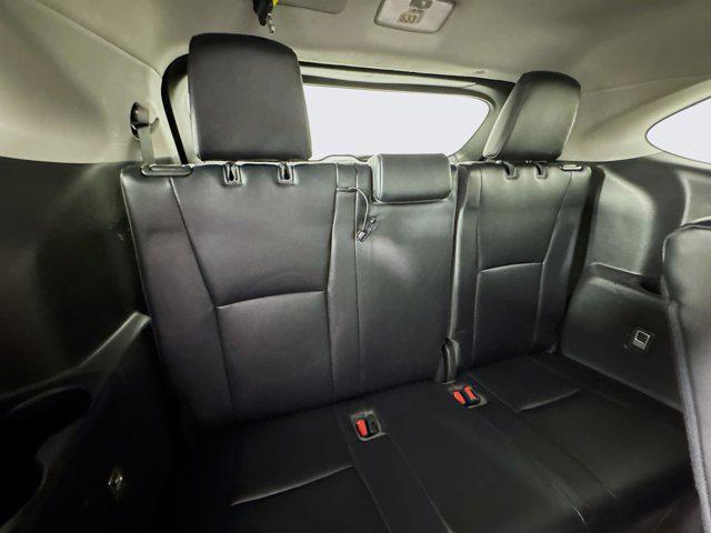 Photo of 2022 Moon Dust Toyota Highlander