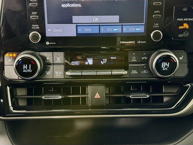 Photo of 2022 Magnetic Gray Metallic Toyota Highlander