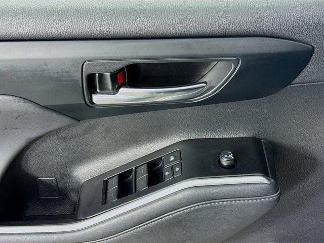 Photo of 2022 Magnetic Gray Metallic Toyota Highlander