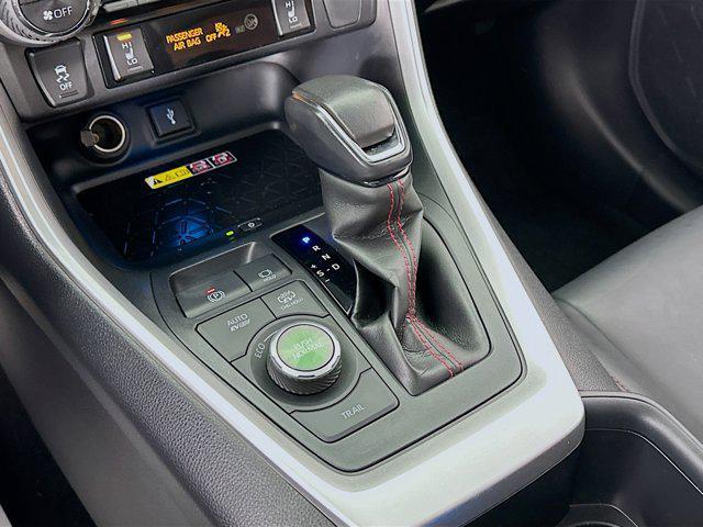 Photo of 2022 Blizzard Pearl/Midnight Black Metallic Toyota RAV4 Prime