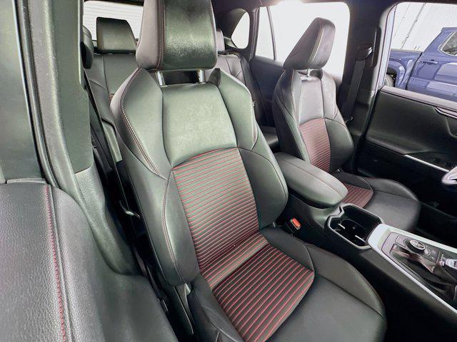 Photo of 2022 Blizzard Pearl/Midnight Black Metallic Toyota RAV4 Prime
