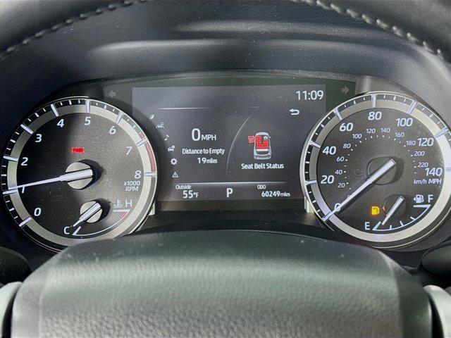 Photo of 2022 Midnight Black Metallic Toyota Highlander