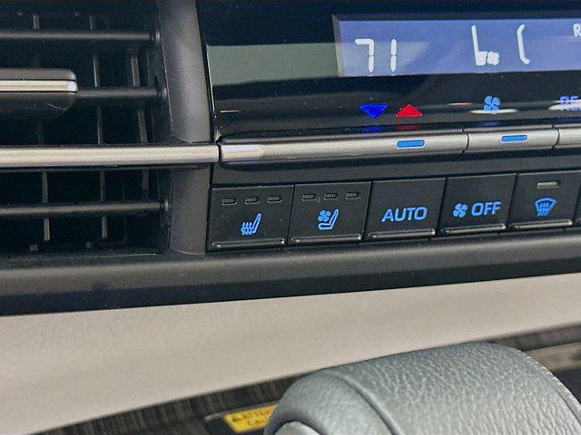Photo of 2021 Celestial Silver Metallic Toyota Sienna
