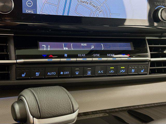Photo of 2021 Celestial Silver Metallic Toyota Sienna