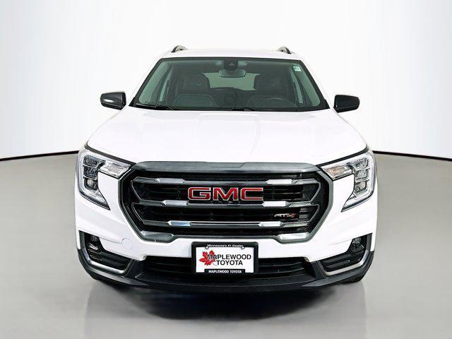 Photo of 2024 Summit White GMC Terrain